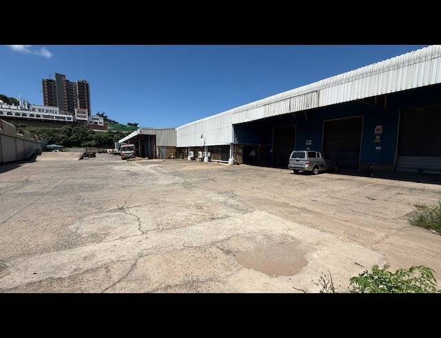 1,943M² WAREHOUSE TO LET IN SPRINGFIELD PARK